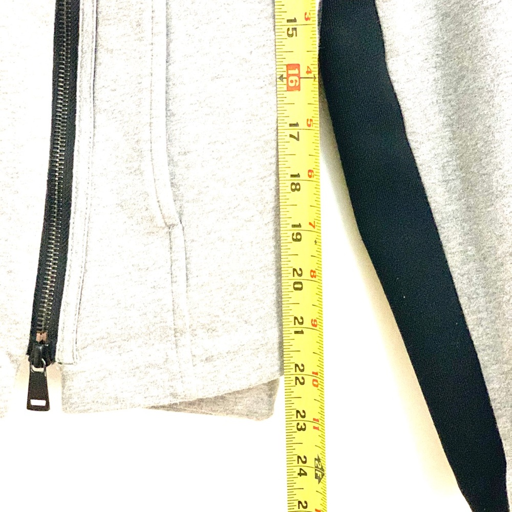 Vince Gray Knit Asymmetrical Zip Jacket L EUC - Picture 10 of 14